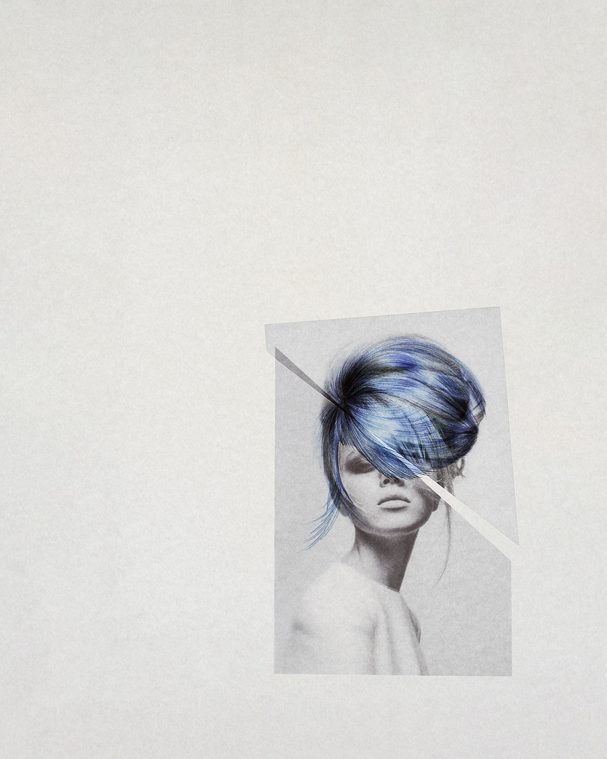 Chevelures 04 — blue fringe, coloured pencil drawing by Nicolas Jurnjack over a black and white portrait — Beau Edition
