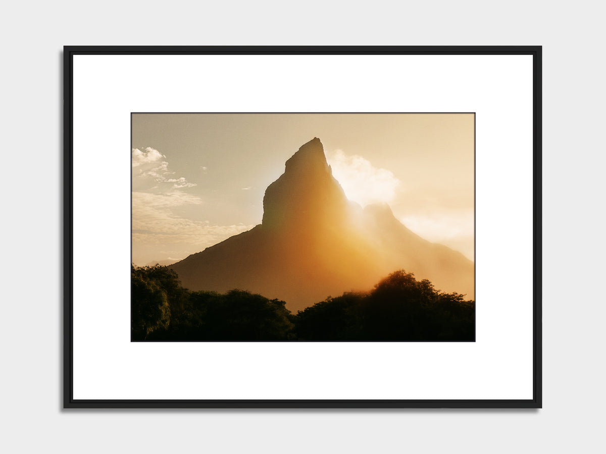 Mauritius 02 – Le Rempart mountain fine art print, black matt floater frame | Beau Edition