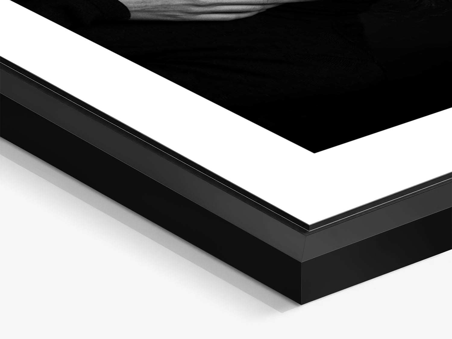 Veil 01 – gros plan du cadre flottant noir mat, tirage d'art photographique | Édition Beau