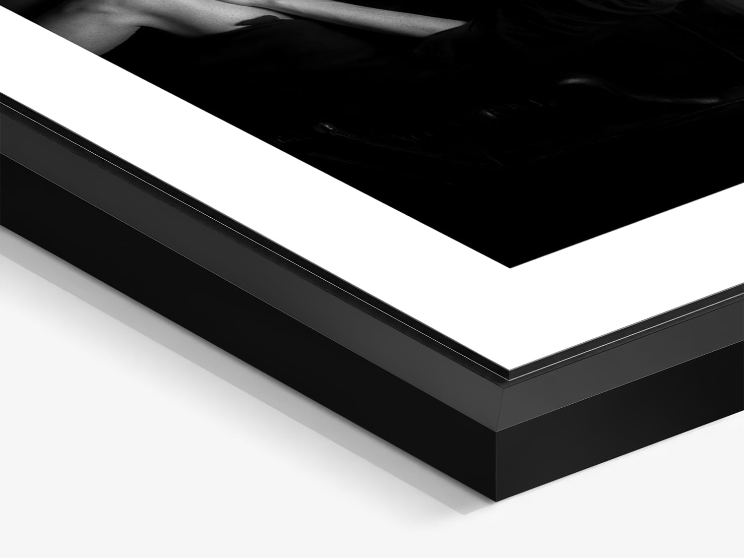 Veil 03 – gros plan du cadre flottant noir mat, tirage d'art photographique | Édition Beau