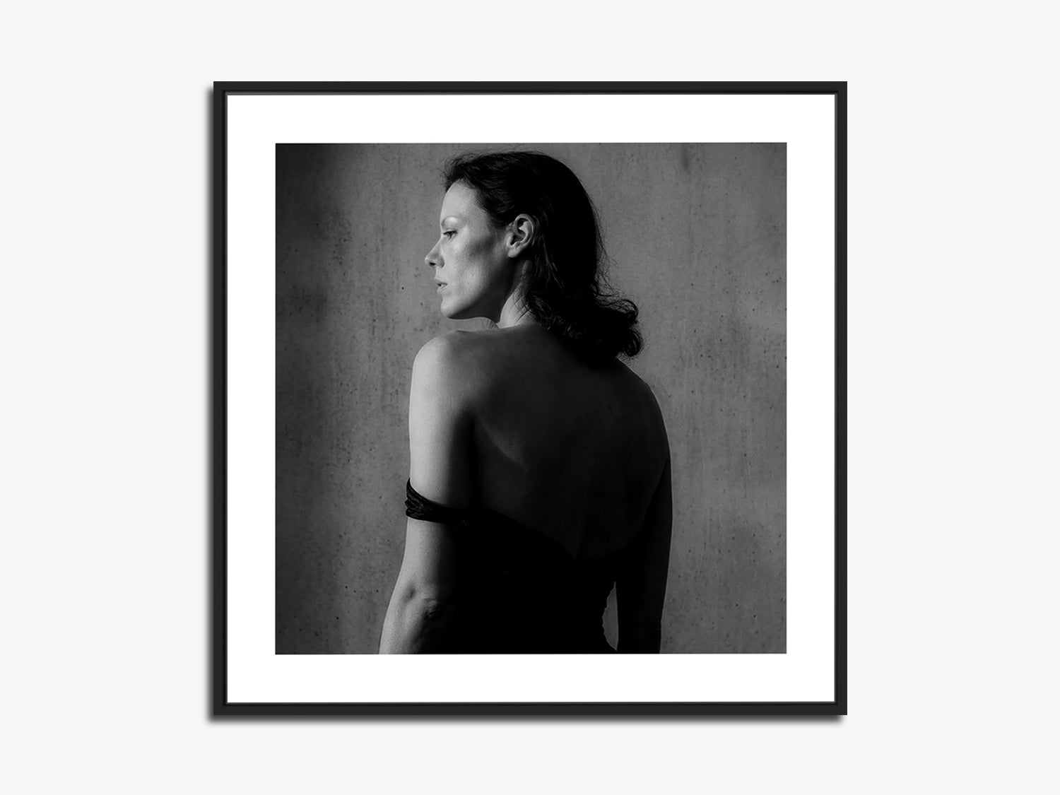 Veil 08 – fine art photography print, black matt floater frame | Beau Edition