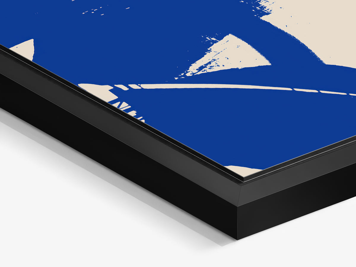 Ink & Concrete 08 – détail de la caisse américaine noir mat, tirage graphique noir, rouge et bleu cobalt | Beau Edition