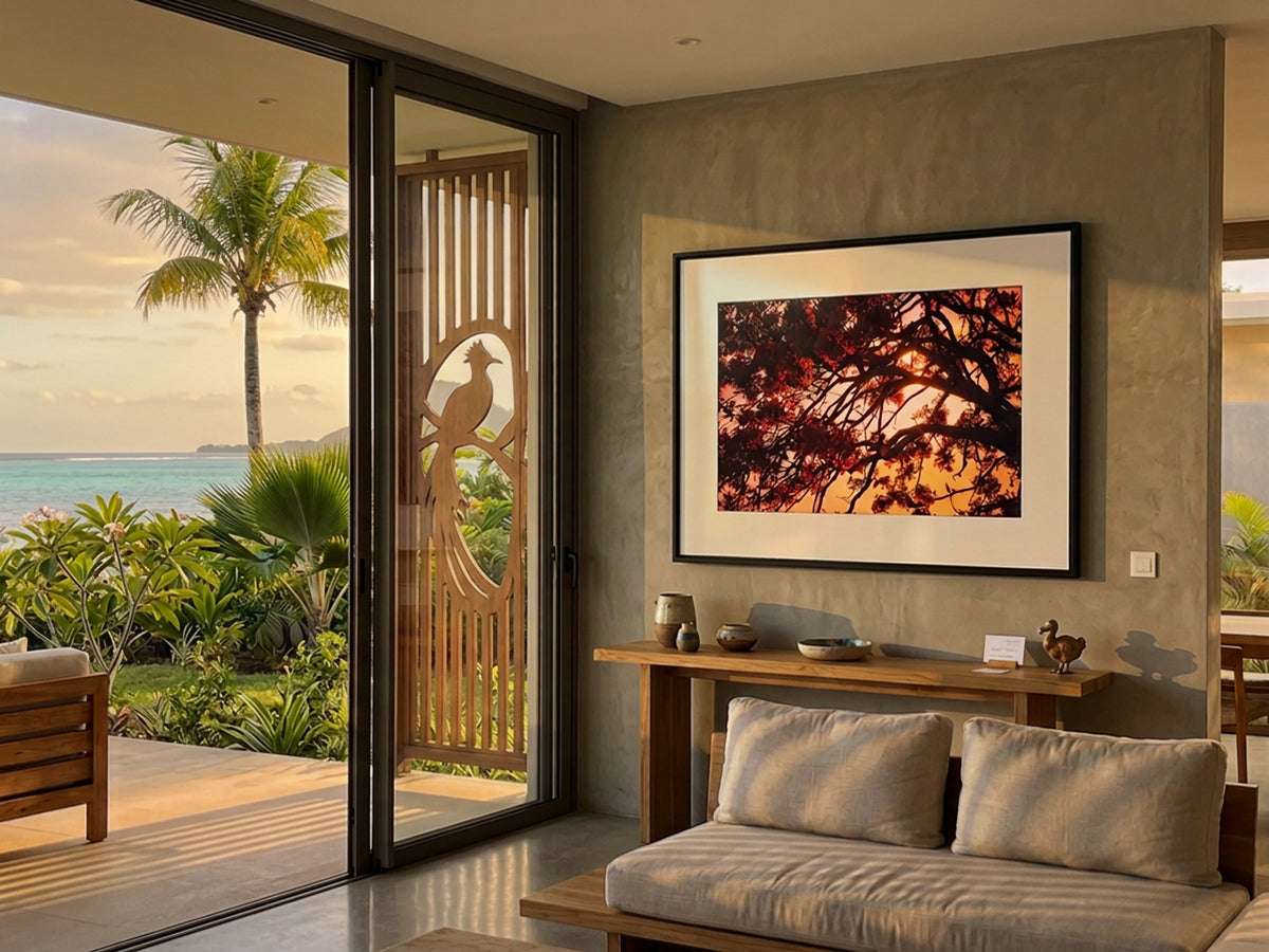 Mauritius 01 – mise en situation intérieure, tirage d’art flamboyant en fleur | Beau Edition