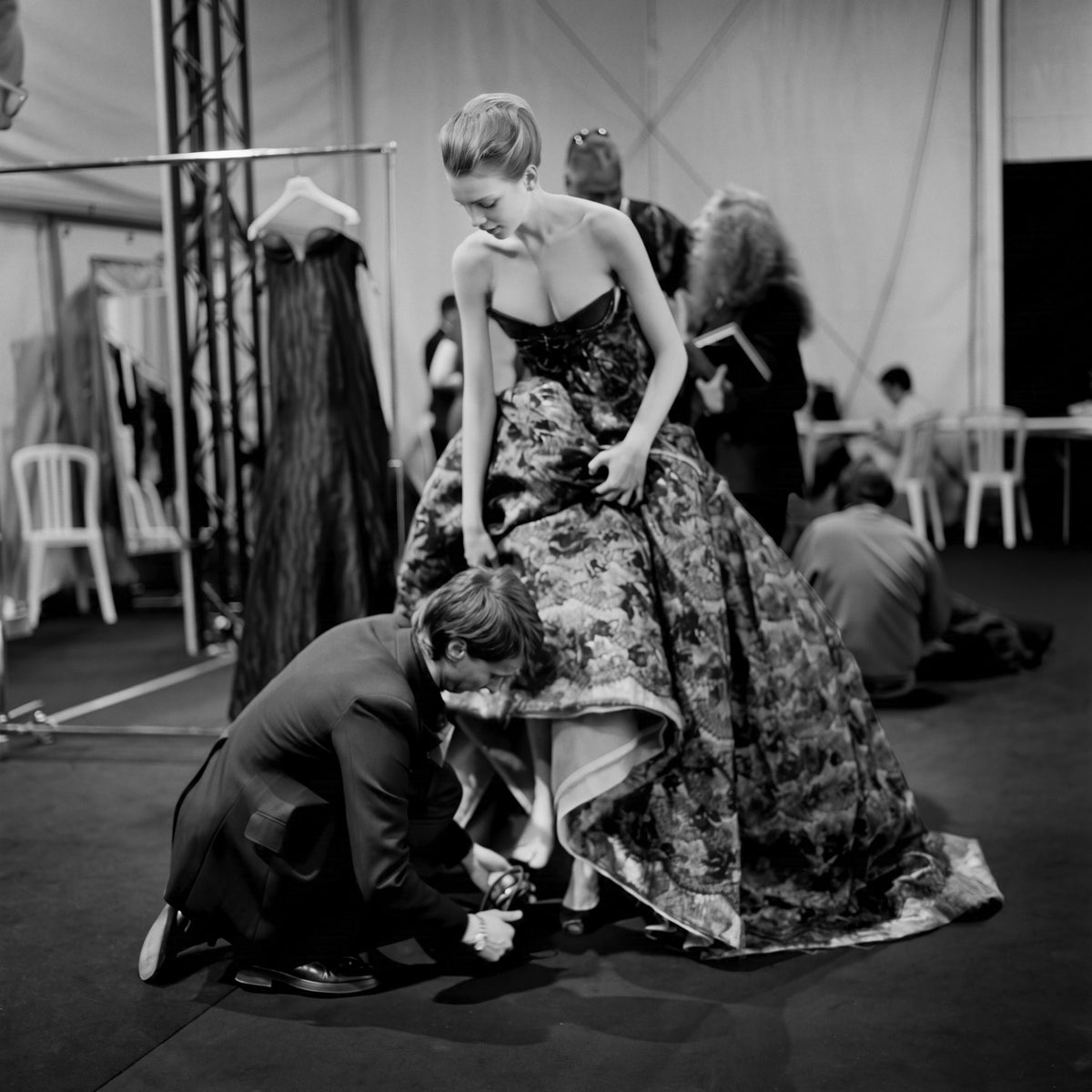 The Other Side of the Picture 05 – Kim Noorda backstage at Rochas, image from the book The Other Side of the Picture | Beau Edition