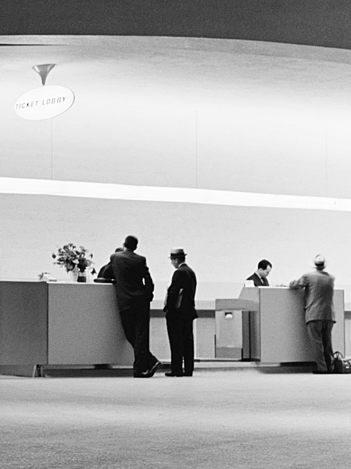 TWA Flight Center 03 – main hall of the TWA terminal, black matt floater frame close-up, view 2 | Beau Edition