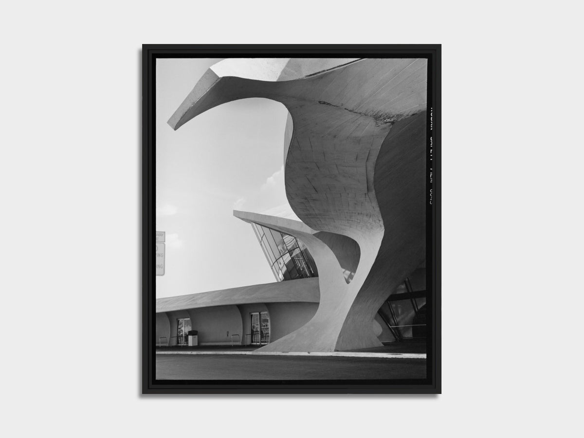 TWA Flight Center 04 – pilier de béton du terminal TWA, tirage d'art, caisse américaine noir mat | Beau Edition