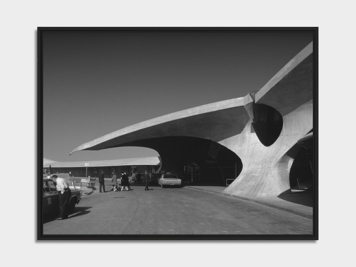 TWA Flight Center 06 – auvent d'entrée du terminal TWA, tirage d'art, caisse américaine noir mat | Beau Edition